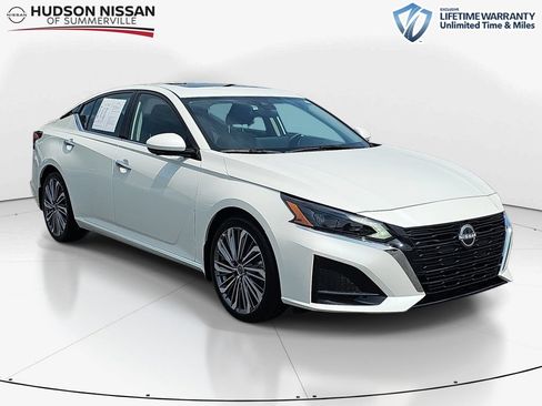 Used 2025 Nissan Altima 2.5 SL FWD image 1
