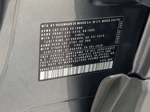Certified 2025 Volkswagen Taos S FWD image 33