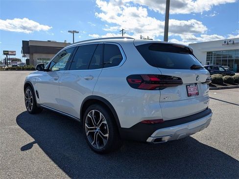 New 2026 BMW X5 xDrive40i w/ Climate Comfort Package image 7
