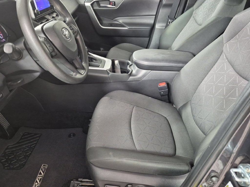 Used 2024 Toyota RAV4 XLE w/ Convenience Package FWD image 21