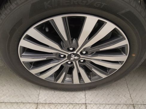Used 2020 Mitsubishi Outlander ES FWD image 31