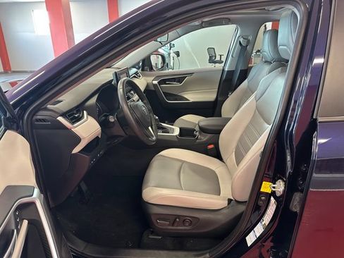 Certified 2022 Toyota RAV4 XLE Premium AWD/4WD image 10