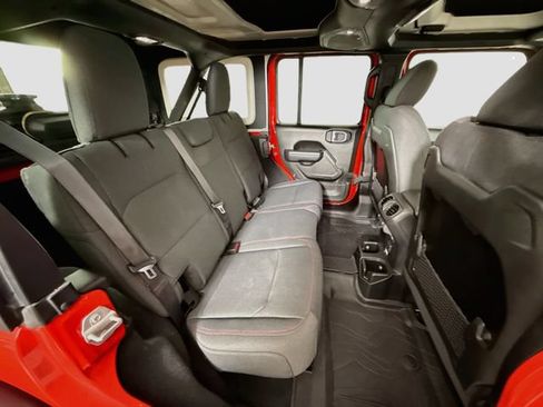 Used 2024 Jeep Wrangler Unlimited Rubicon w/ Convenience Group AWD/4WD image 24
