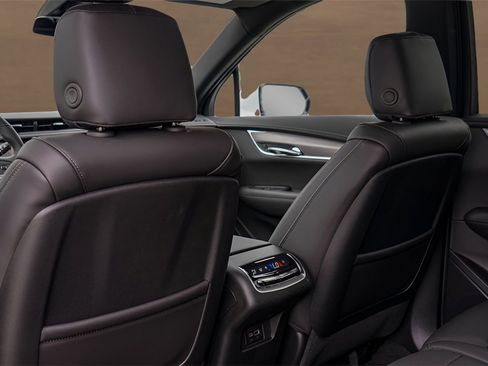 New 2025 Cadillac XT6 Luxury image 14