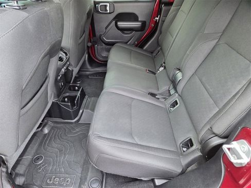Used 2021 Jeep Gladiator Willys image 17