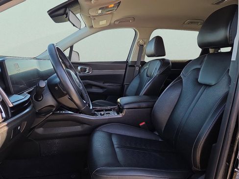 Used 2024 Kia Sorento S image 15