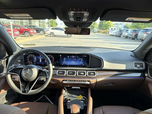 Certified 2025 Mercedes-Benz GLE 450 4MATIC w/ Winter Package image 20