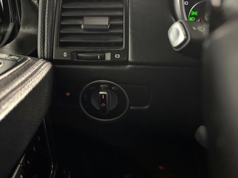 Used 2013 Mercedes-Benz G 63 AMG 4MATIC image 34