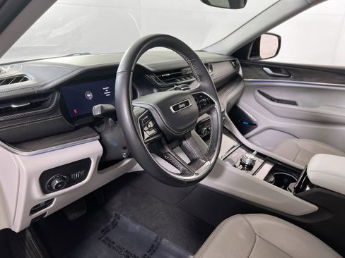 Used 2022 Jeep Grand Cherokee Overland image 9