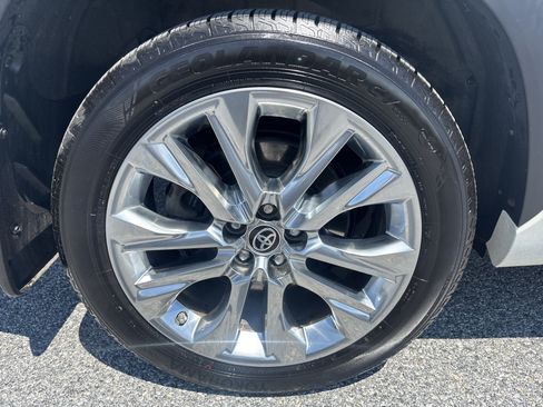 Used 2020 Toyota Highlander Limited AWD/4WD image 28