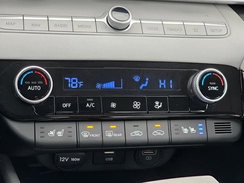 Used 2023 Hyundai Elantra Limited w/ Cargo Package image 32