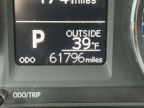 Used 2018 Toyota Corolla LE image 14