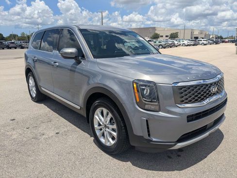 Used 2020 Kia Telluride LX FWD image 2