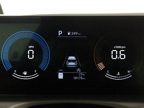 Used 2025 Hyundai Tucson SEL image 35