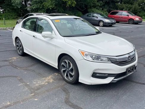 Used 2017 Honda Accord EX-L image 12