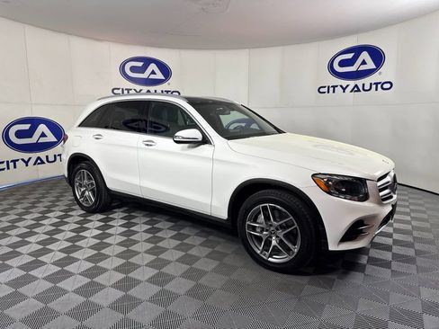 Used 2017 Mercedes-Benz GLC 300 image 1