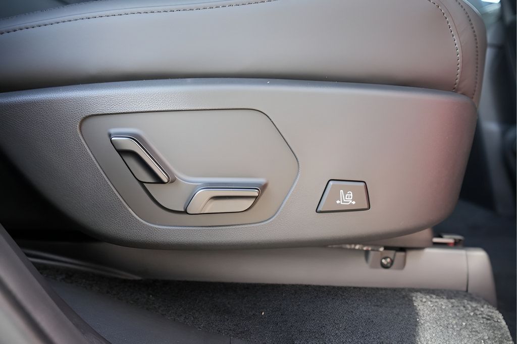 New 2026 Hyundai Santa Fe Calligraphy AWD/4WD image 17