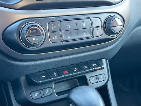 Used 2022 Chevrolet Colorado Z71 image 15