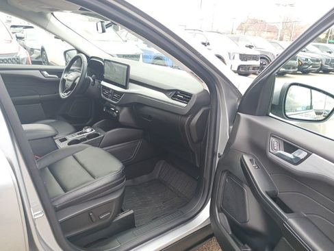 Used 2023 Ford Escape Platinum w/ Class II Trailer Tow Package AWD/4WD image 15