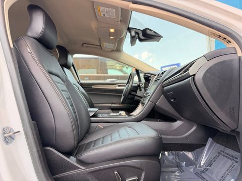 Used 2018 Ford Fusion SE w/ Equipment Group 602A FWD image 22