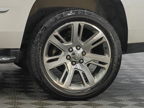 Used 2019 Cadillac Escalade Luxury AWD/4WD image 65