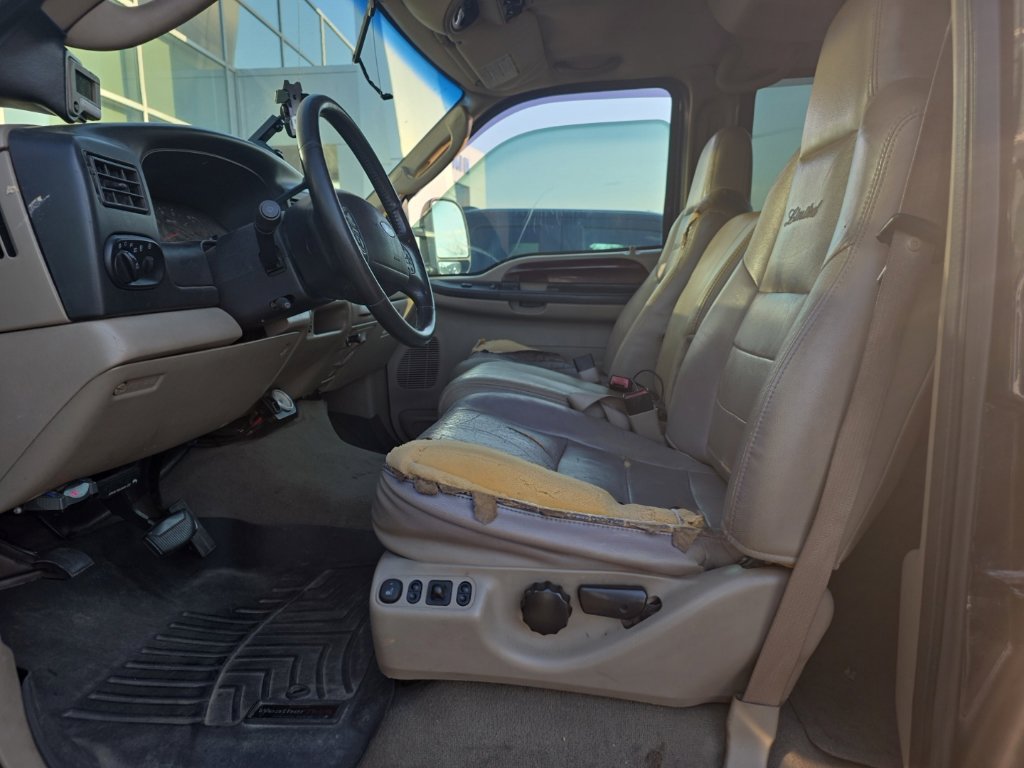 Used 2005 Ford Excursion Limited AWD/4WD image 12