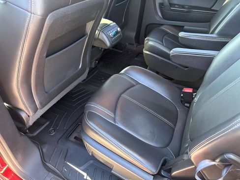 Used 2017 Chevrolet Traverse LT image 20