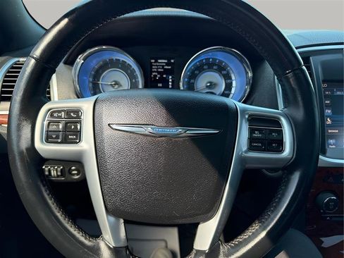 Used 2014 Chrysler 300 RWD image 44