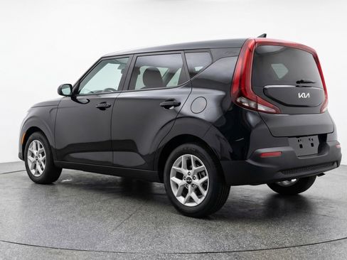 Used 2025 Kia Soul LX w/ LX Technology Package image 6