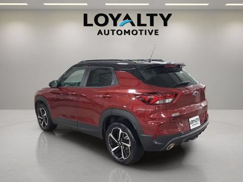 Used 2022 Chevrolet TrailBlazer RS w/ Sun and Liftgate Package AWD/4WD image 3