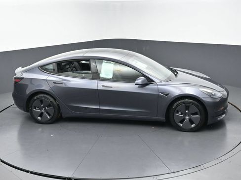 Used 2022 Tesla Model 3 Long Range AWD/4WD image 5