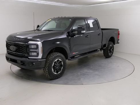 Certified 2026 Ford F350 Lariat w/ Tremor Off-Road Package AWD/4WD image 21