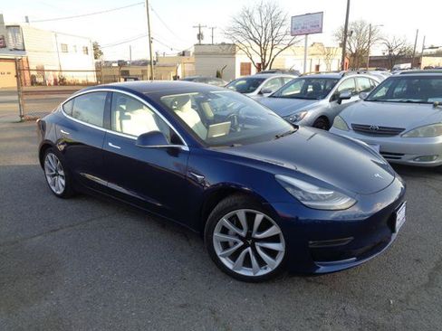 Used 2018 Tesla Model 3 RWD image 9
