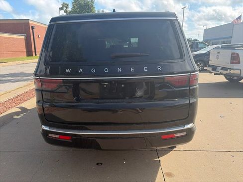 Used 2025 Jeep Wagoneer Series II AWD/4WD image 8