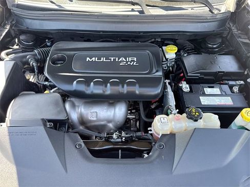 Used 2019 Jeep Cherokee Latitude w/ Popular Appearance Group image 22