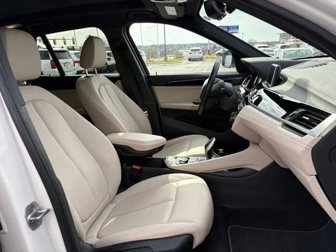 Used 2022 BMW X1 xDrive28i w/ Convenience Package AWD/4WD image 17