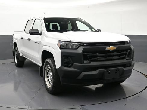 Used 2023 Chevrolet Colorado W/T RWD image 7