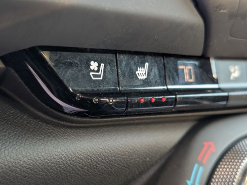 Used 2023 Chevrolet Camaro LT w/ RS Package image 4