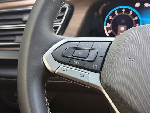 Used 2024 Volkswagen Atlas SE FWD image 16