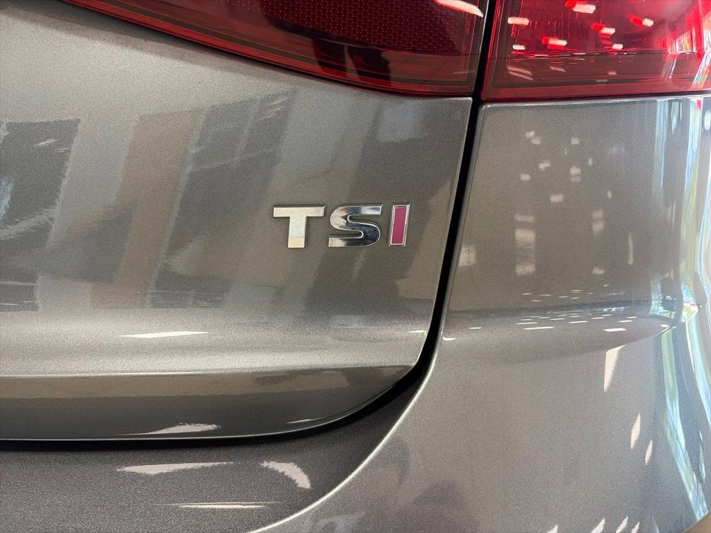Used 2017 Volkswagen Jetta SE FWD image 5