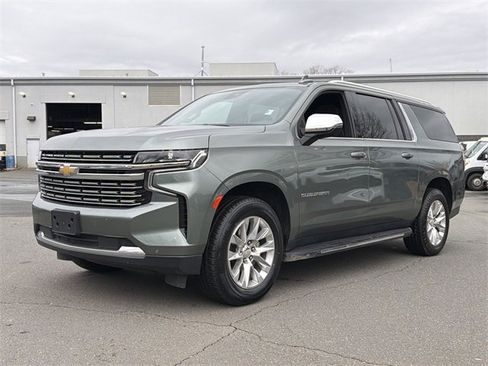 Used 2023 Chevrolet Suburban Premier image 2