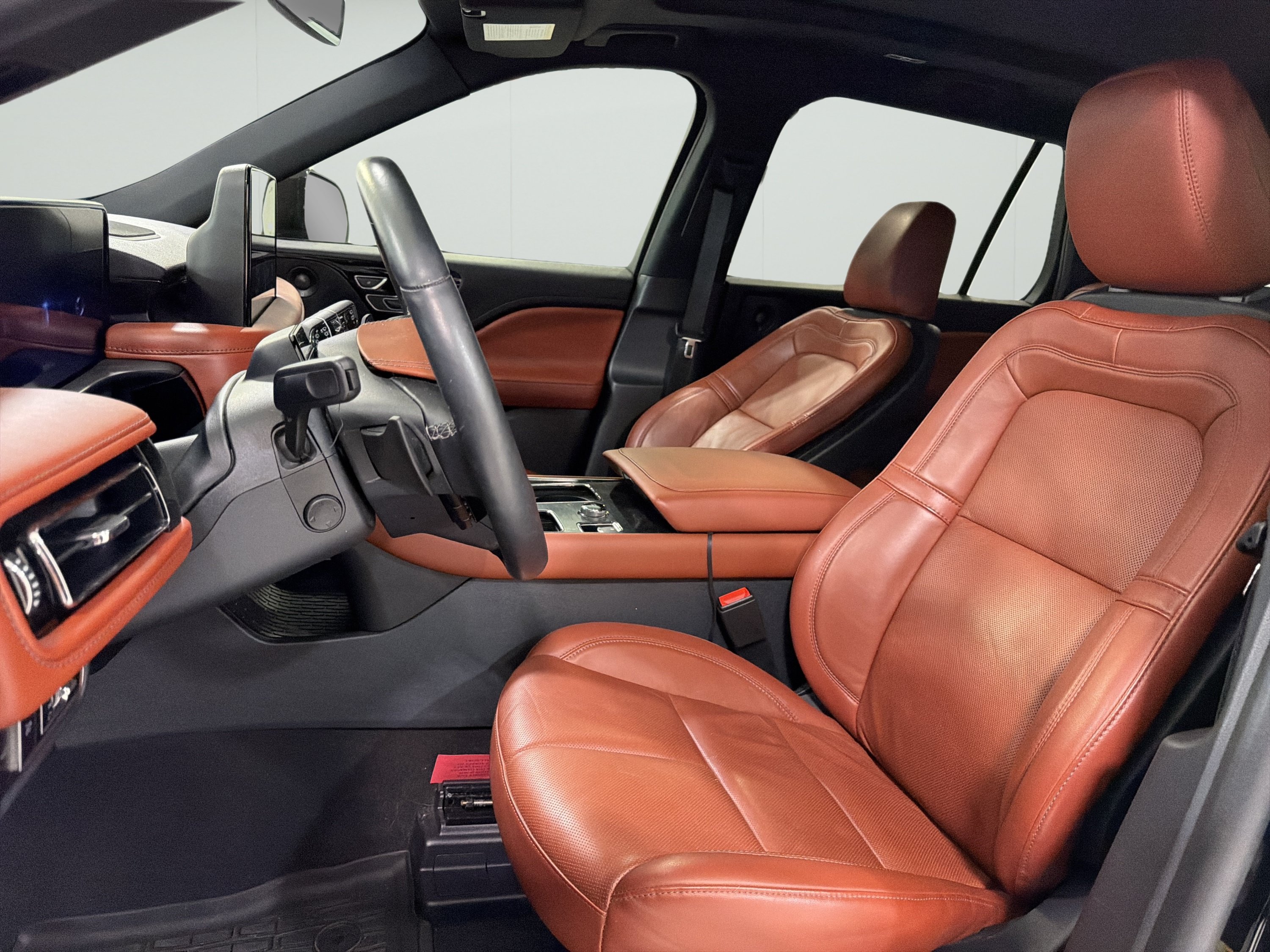Used 2025 Lincoln Aviator Reserve w/ Jet Appearance Package RWD image 9