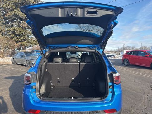 Used 2023 Jeep Compass Latitude w/ Convenience Group image 40