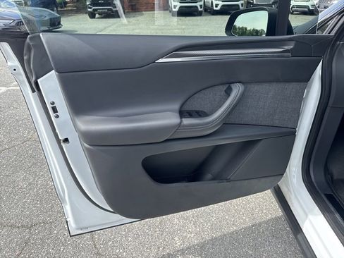 Used 2022 Tesla Model X Plaid image 29