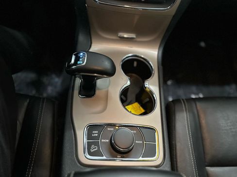 Used 2015 Jeep Grand Cherokee Limited w/ Trailer Tow Group IV AWD/4WD image 25