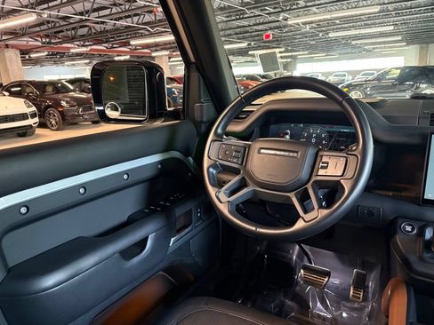 Used 2022 Land Rover Defender 110 X AWD/4WD image 17