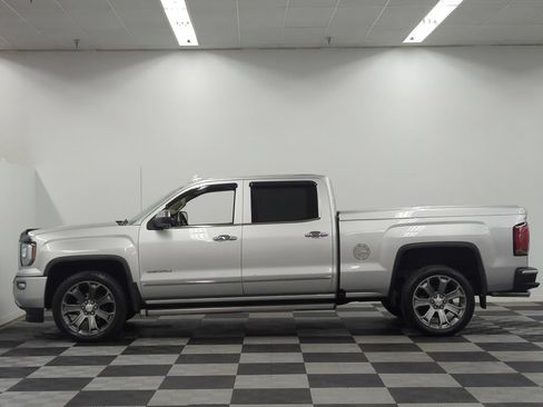 Used 2017 GMC Sierra 1500 Denali AWD/4WD image 4