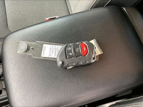 Used 2024 Jeep Wrangler Unlimited AWD/4WD image 10