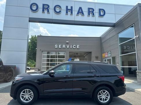 Used 2026 Ford Explorer Active AWD/4WD image 2
