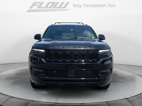 Used 2023 Jeep Wagoneer Series II w/ Convenience Group I AWD/4WD image 3